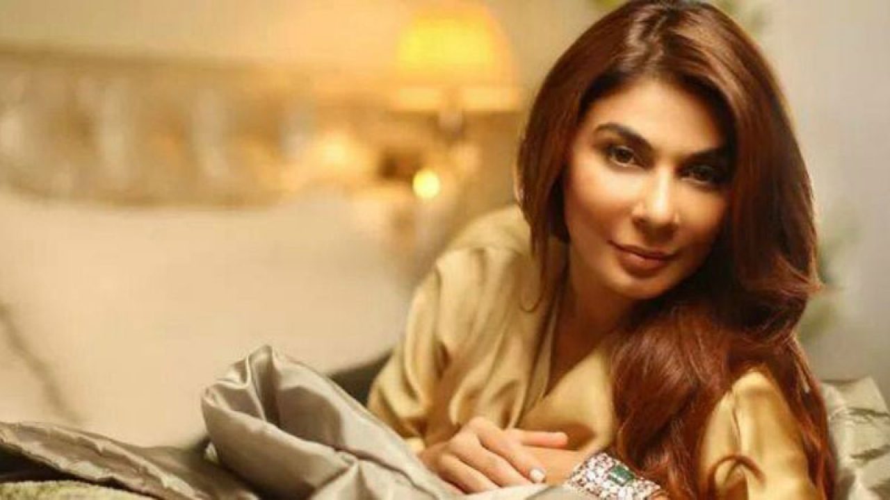 Pakistani stylist Nabila MAC Cosmetics for IIFA 2018 Daily Times