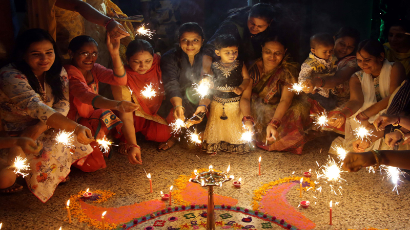 Politicians greet Hindu community on Diwali - Daily Times