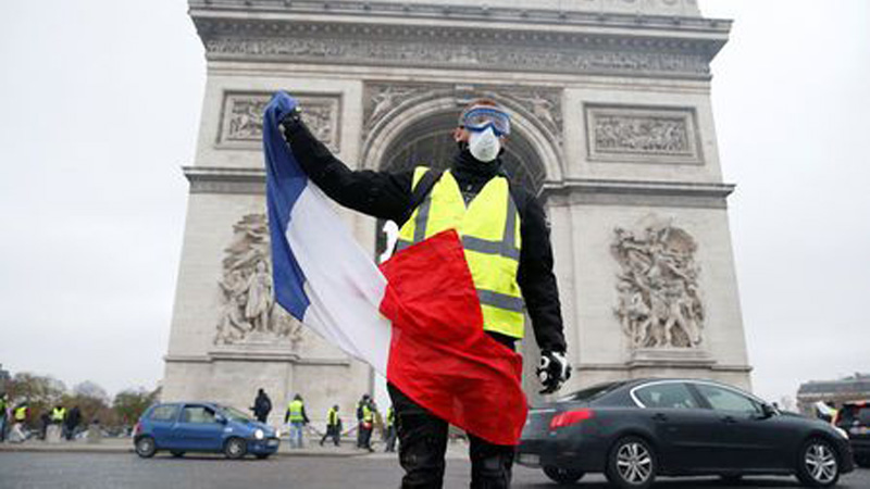 French police clash with ‘yellow vest’ protesters in Paris, 169 ...