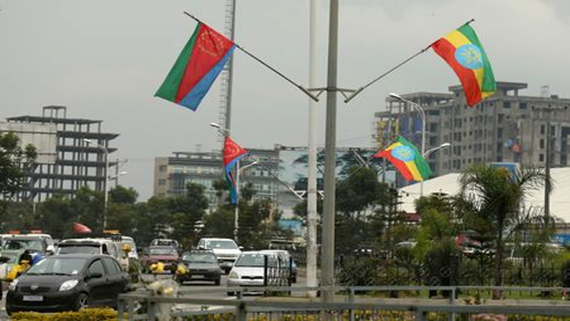  Eritrea  closes border  crossing to Ethiopians official and 