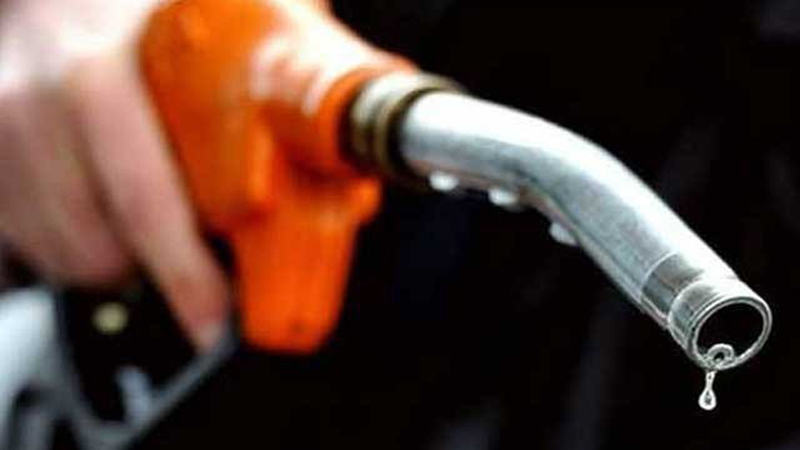 As prices go down, petrol goes scarce in Larkana, Kamber-Shahdadkot