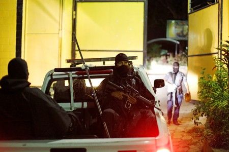 El Salvador takes aim at imprisoned gang leaders ability to make calls ...