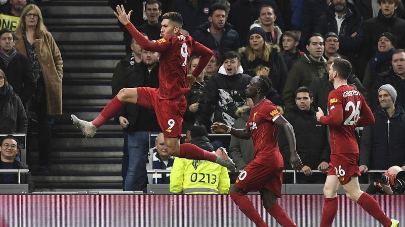 Liverpool set record to go 16 points clear, Leicester lose
