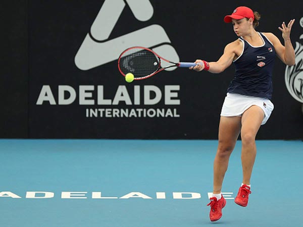 Ashleigh Barty survives scare to stay alive in Adelaide International