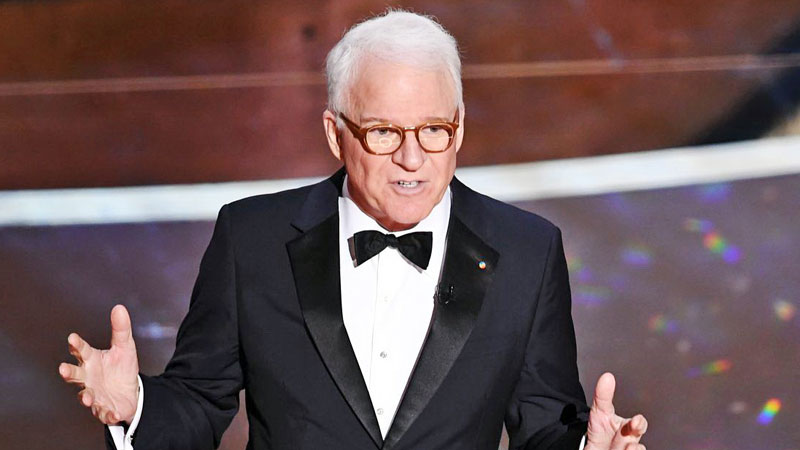 Steve Martin Helped Open The Oscars With A Dig At The Iowa Caucuses