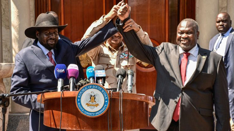 S.Sudan rebel leader Machar sworn in as vice president
