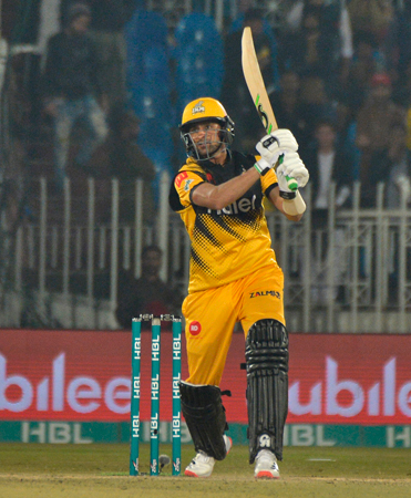 Malik hammers 54 as Peshawar outplay Quetta by 30 runs