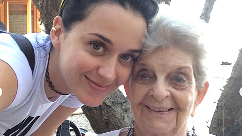 Katy Perry Tells Dying Grandma She’s Pregnant In Precious Video