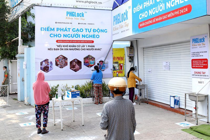 ‘Rice ATM’ feeds Vietnam’s poor amid virus lockdown