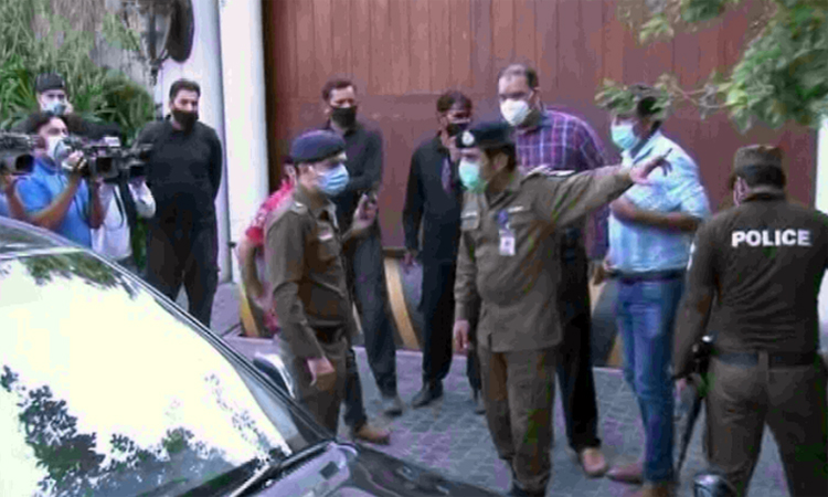 NAB raids Shehbaz Sharif's residence as he skips hearing