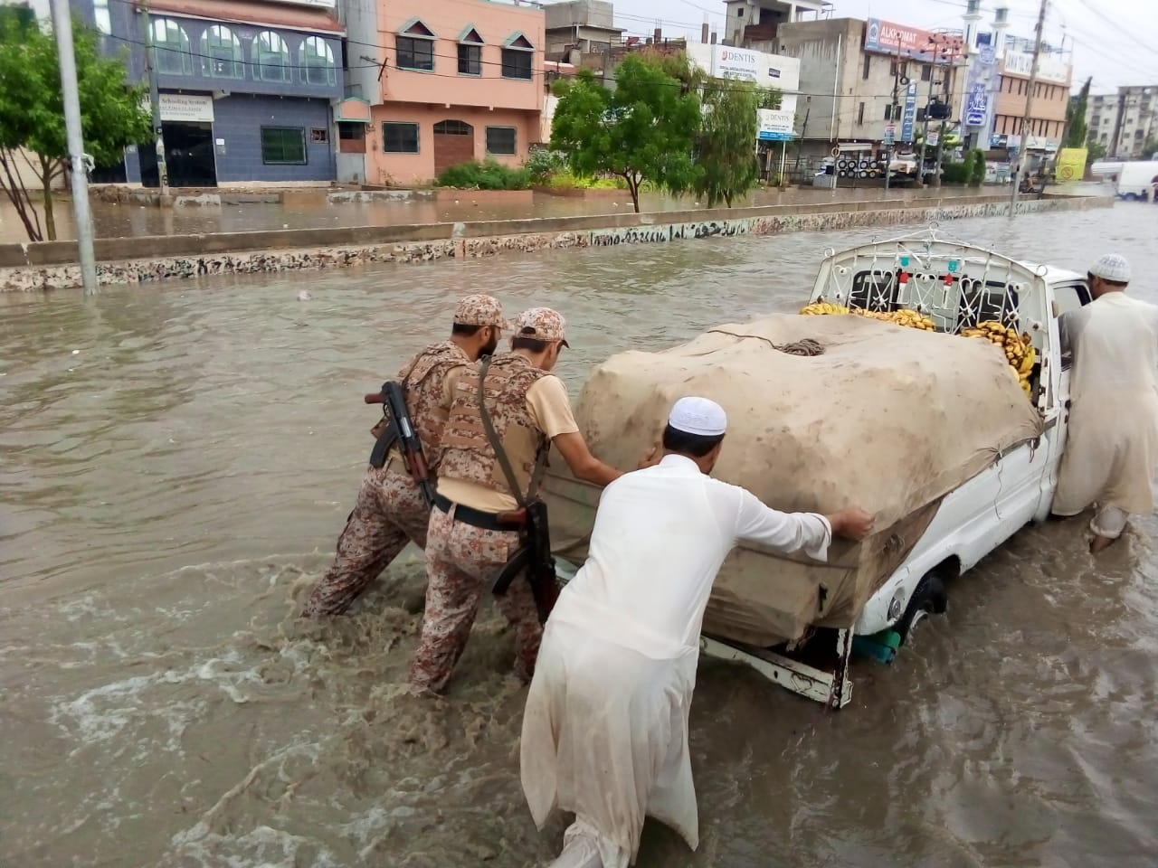 Sindh Rangers start relief work in rain-affected areas of Karachi