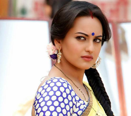 Sonakshi Sinha Launches Campaign To End Cyberbullying