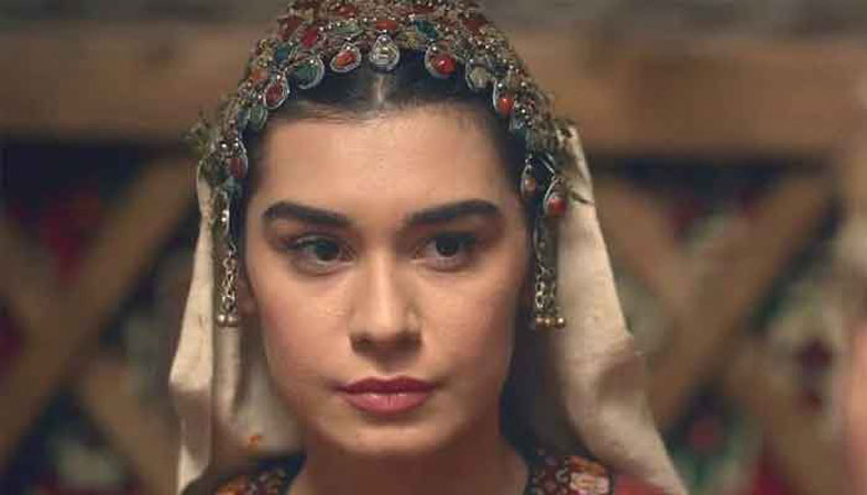 Ertugrul's Gokce Hatun honoured for her services to Turkish cinema - Daily Times