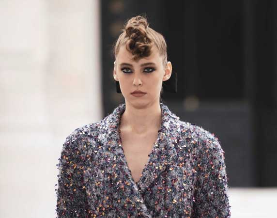 Chanel splashes plenty of colour at haute couture live show