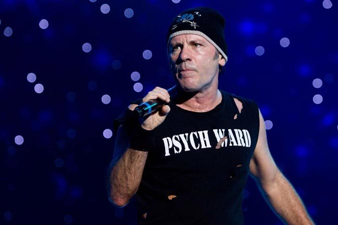 Iron Maiden singer says 'people are nuts' not to get vaccinated against ...