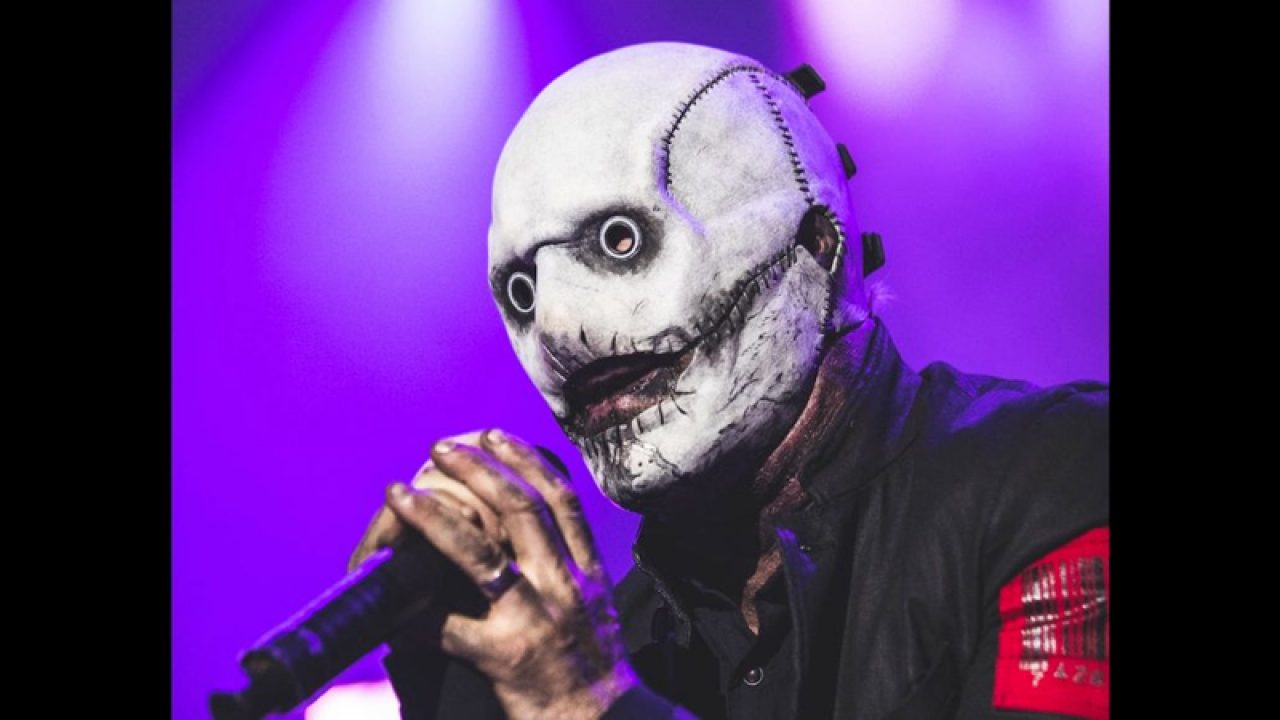 Slipknot vocalist Corey Taylor debuts new mask