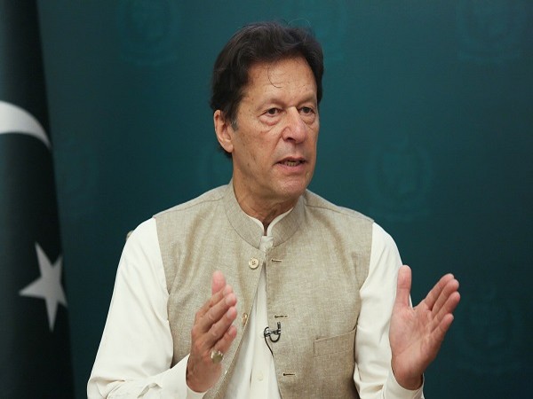 Huge responsibility on literati to guide nation on moral values: PM
