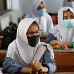 Schools in Karachi suspend in-person classes amid Omicron threat