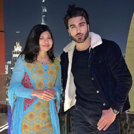 Imran Abbas Meetup with his Bollywood Close Friend Alka Yagnik at Dubai 2