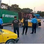 Containers arranged to seal Islamabad ahead of PTI long march