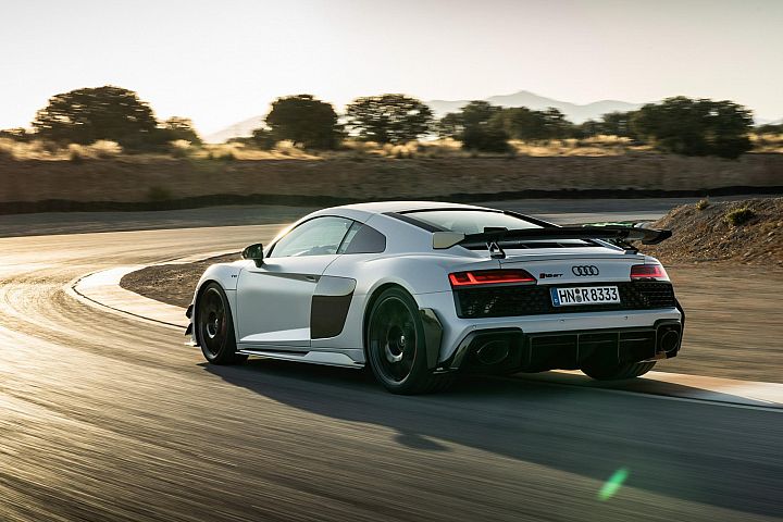 Audi bids farewell to R8 with the limited edition R8 V10 GT RWD