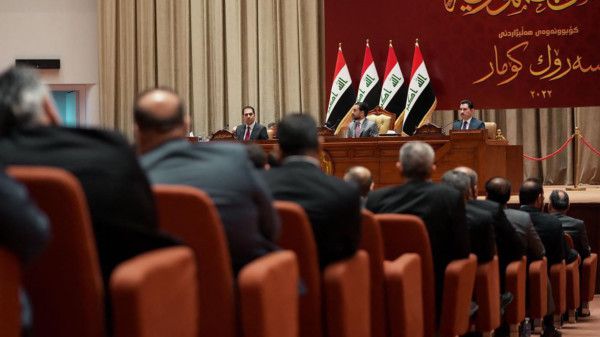 Rockets fired as Iraq MPs attempt to elect president, end deadlock