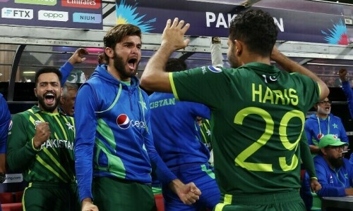 Politicians, analysts hail Pakistan’s ‘clinical win’ against New Zealand in T20 World Cup semi-final