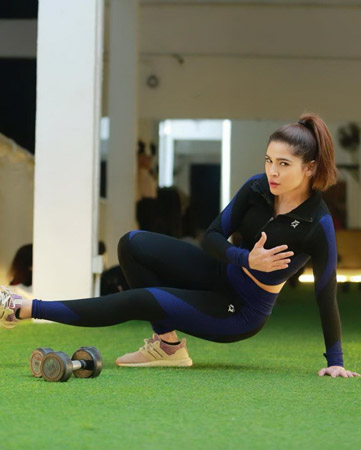Ayesha Omar shares her fitness routine in new video