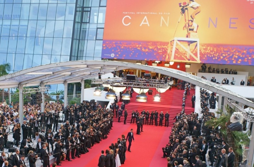 Cannes fans dig deep for black-market tickets