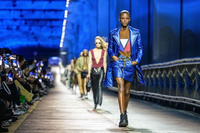 Louis Vuitton turns Seoul bridge into massive runway - Daily Times