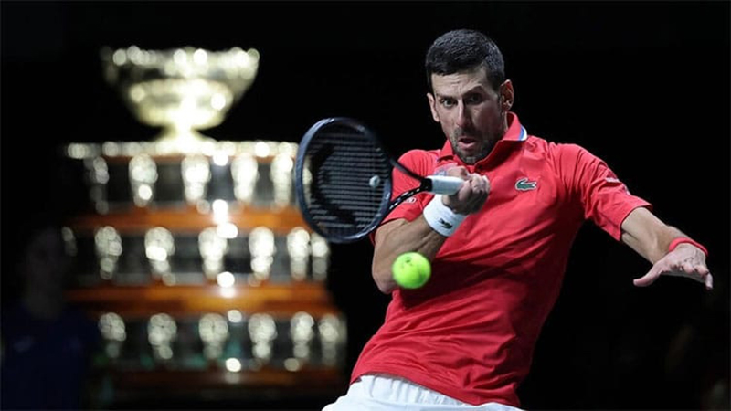 Djokovic silences Britain, helps Serbia into Davis Cup semis