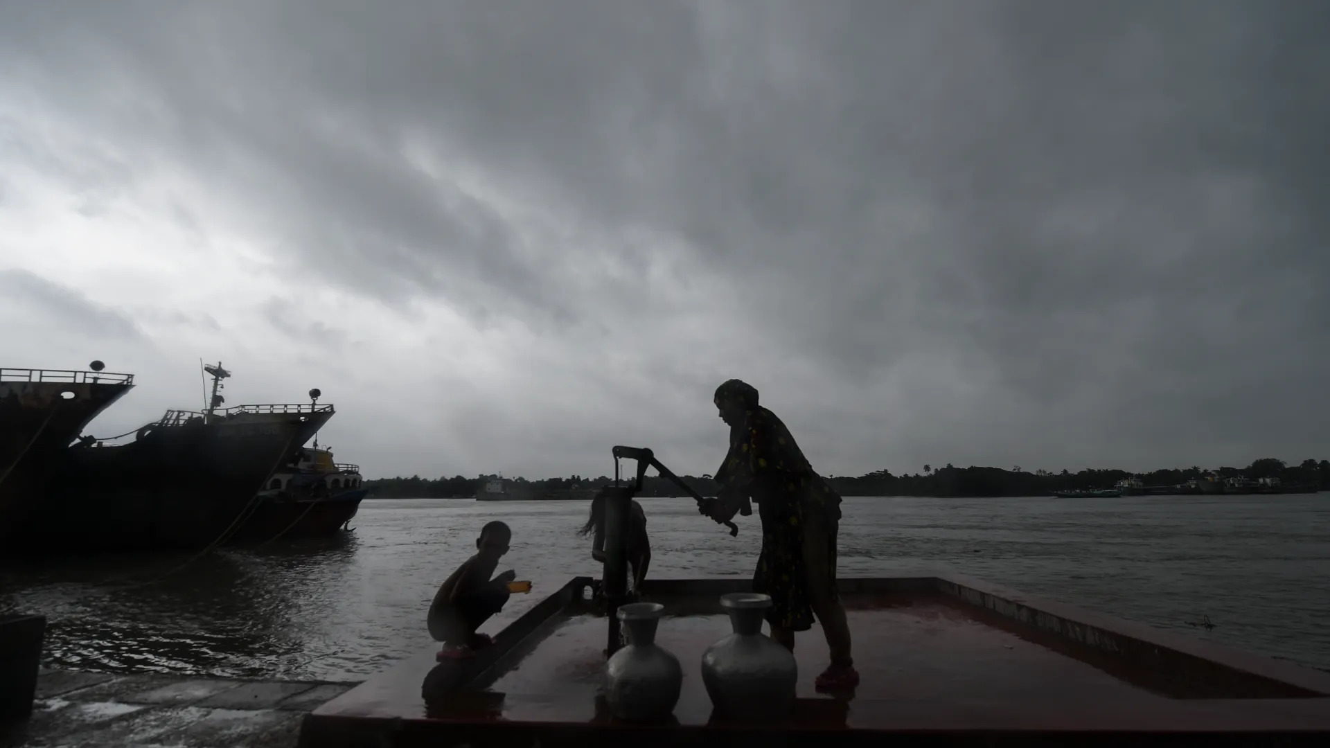“Climate Change Crisis Hits Bangladesh as Water Shortage Deepens”