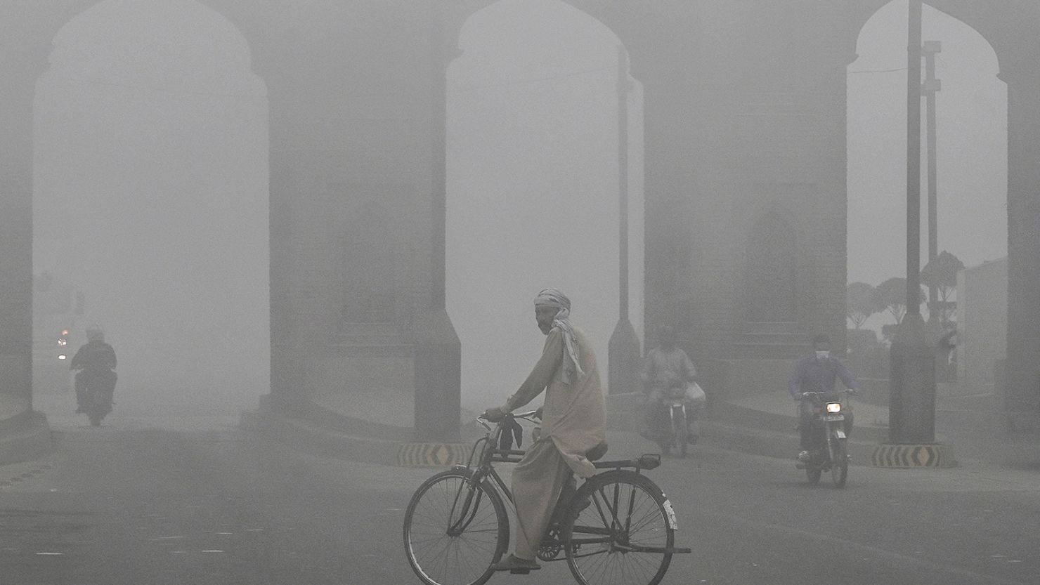 Hazardous Smog Hits Punjab