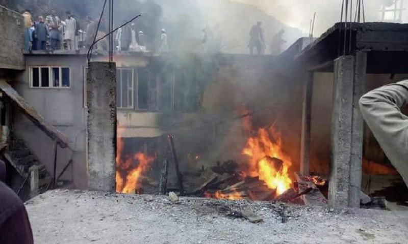 Fire Destroys Seven Houses