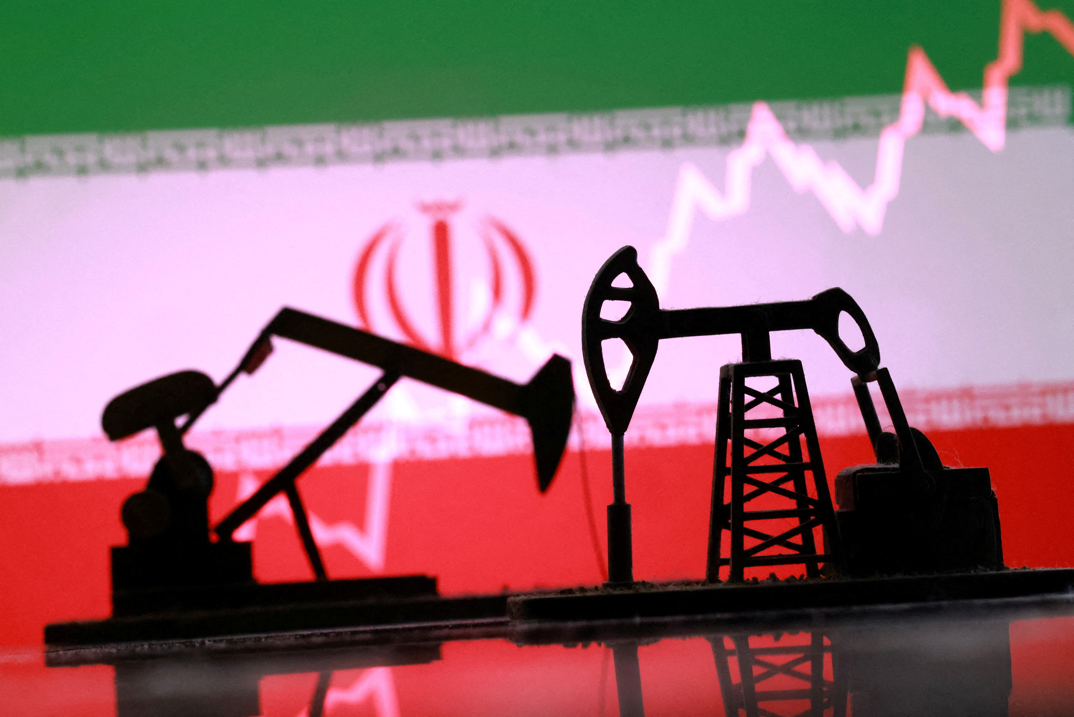 Iran Warns Oil Disruption, Threatens Years of Energy Loss