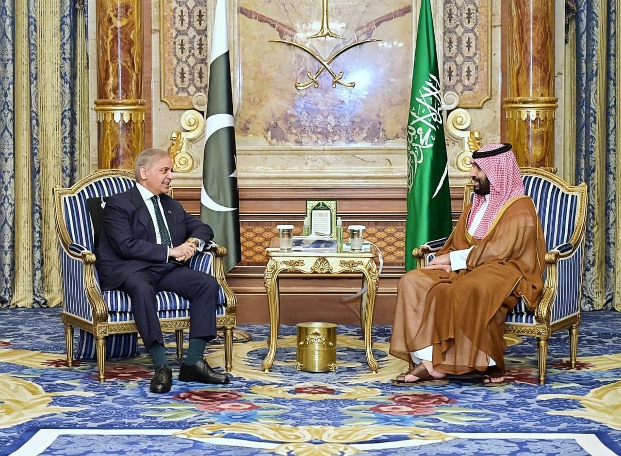 Shehbaz Sharif Meets Saudi Crown Prince During Jeddah Visit