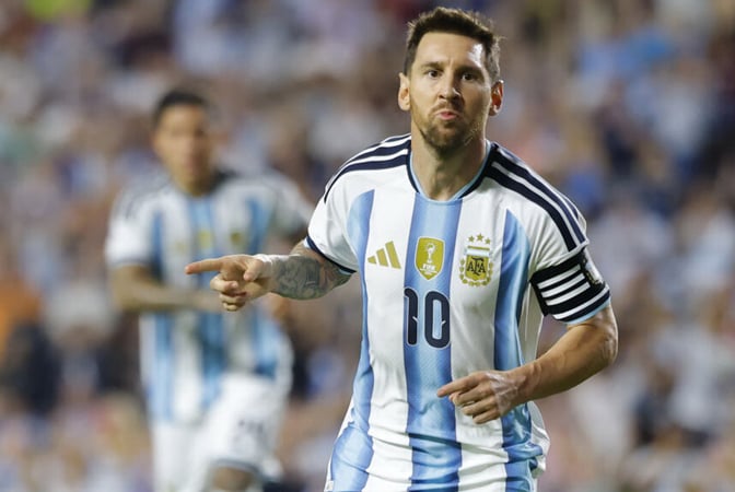 Messi sparkles on return as Somali referee says World Cup dream over