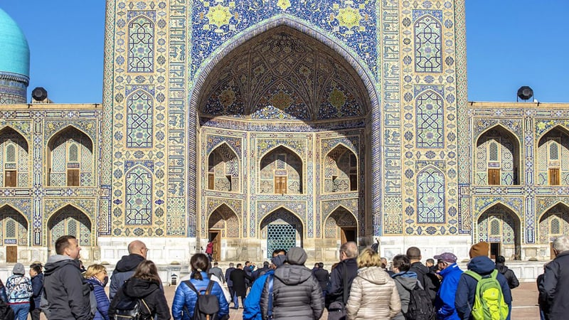 Pakistan leads push for film diplomacy with Uzbekistan
