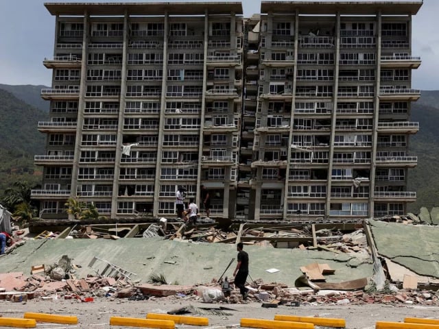 Venezuela quake death toll climbs to 4,561